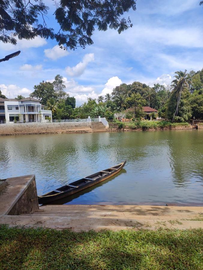 Akkara Homestay&Ayurveda Kottayam Luaran gambar