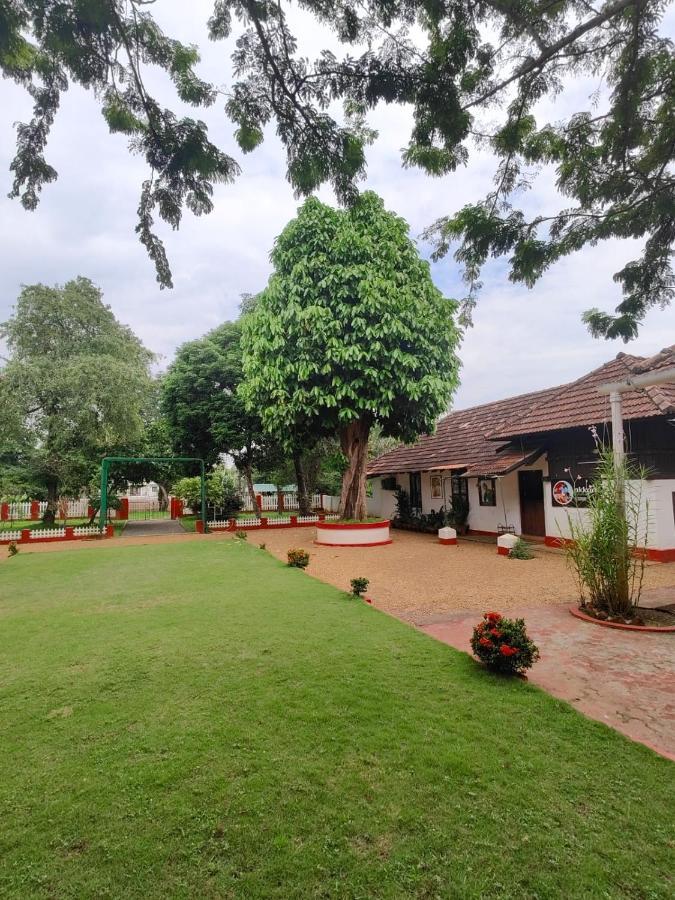 Akkara Homestay&Ayurveda Kottayam Luaran gambar